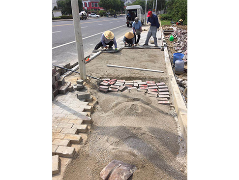 公路人行道修復(fù)